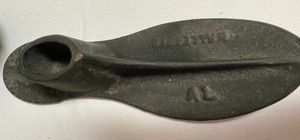 lot 275 image: Vintage Shoe Makers Plates and Brass Horn