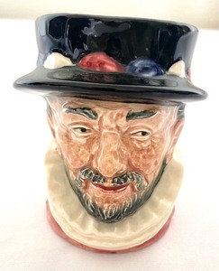 lot 174 image: 4 Petite Vintage Royal Doulton Toby Character Mugs
