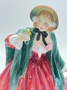 lot 138 image: Royal Doulton Porcelain Figurine Lady Chairman HN 1949