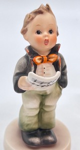 lot 166 image: (4) Vintage Hummel Figurines