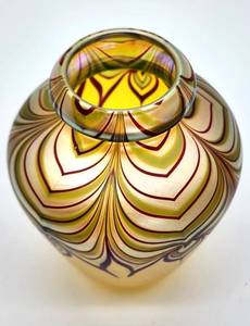 lot 322 image: Signed & Numbered Orient & Flume Art Glass Vase