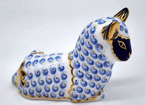 lot 323 image: Royal Crown Derby English Bone China Lamb Paperweight