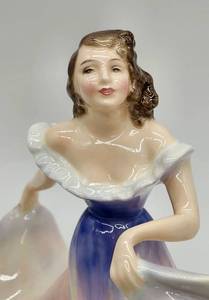 lot 358 image: Royal Doulton A Gypsy Dance Porcelain Figurine HN 2230