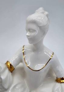 lot 369 image: Royal Doulton Antoinette Glazed Porcelain Figurine HN 2326