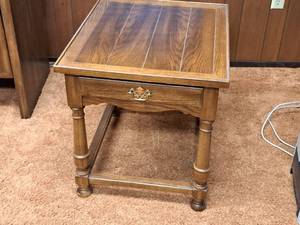 lot 467 image: Wood Side Table 1-drawer
