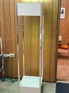 lot 470 image: Display Light