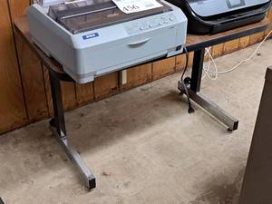 lot 490 image: Office Table