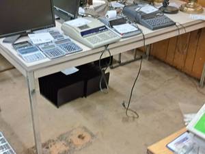 lot 498 image: Office Table