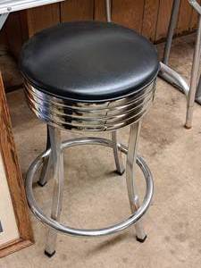 lot 501 image: Padded Metal Bar Stool