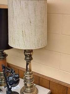lot 516 image: 29 Table Lamp