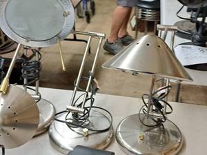 lot 519 image: Lot of (2) Metal Folding Desk Lamps