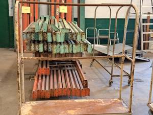 lot 250 image: Metal Rolling GarmentLuggage Rack 64x19x70