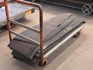 lot 272 image: Metal Cart 64x30x44
