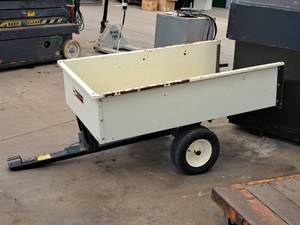 lot 275 image: Agri-Fab 17-cu.ft. Utility Trailer 45-01841 9125