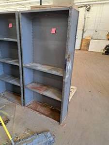 lot 328 image: Metal Storage Shelving Unit 3-shelf