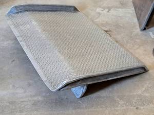 lot 223 image: Diamond Plate Dock Plate 48x35