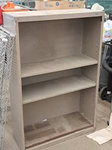 lot 342 image: Tennsco Metal Bookcase 3-shelf