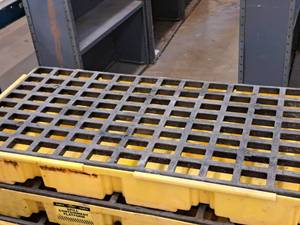 lot 351 image: Eagle Spill Containment Platform 1632D 53x27x7