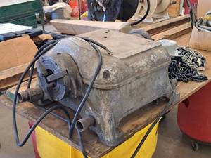 lot 359 image: Ridgid 12-HP Stationary Pipe CutterThreader 400
