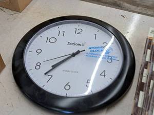 lot 385 image: SkyScan Atomic Wall Clock