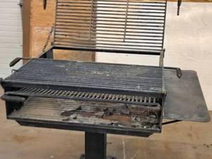 lot 399 image: Outdoor Patio Grill