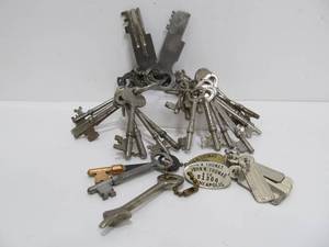 lot 24 image: Lot of Antique Skeleton Keys etc