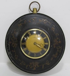 lot 41 image: Working Vintage 1950s Tole Painted Metal Kitchen Wall Clock