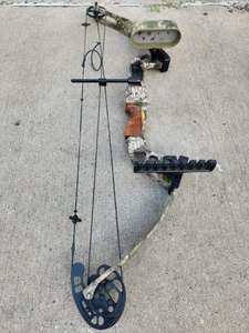 lot 159 image: Nice Condition PSC Baby G-Force Bow wArrows