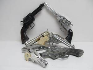 lot 96 image: Nice Lot of Assorted Vintage Toy Cap Guns