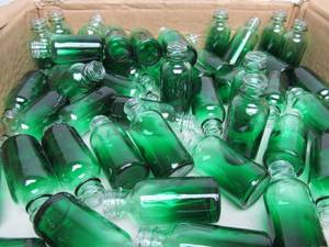 lot 121 image: Partial Case of 30mm Green Glass Small Bottles - Approx 120 total
