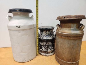 lot 178 image: Lot of 3 Old Vintage DairyMilk Cans