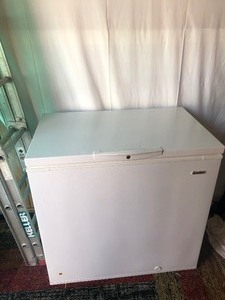 lot 142 image: Like-New Heavy Duty KENMORE Freezer