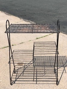 lot 145 image: Nice Mid Century Wire Side Table 