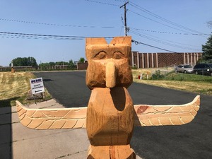 lot 147 image: Large Carved Wood Totem 