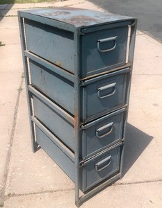 lot 152 image: Very Cool Old Industrial Steel LYON 4-Section Drawer Cabinet
