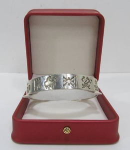 lot 128 image: Excellent Signed Vintage History of Ireland Sterling Silver Bracelet