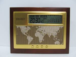 lot 136 image: Very Cool Vintage SEIKO Desk World Clock & Calendar