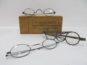 lot 138 image: Early Antique Eye Glasses wWooden Advertising Box