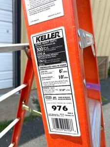 lot 85 image: Like-New KELLER Fiberglass 6 K-Pro 976 Step Ladder
