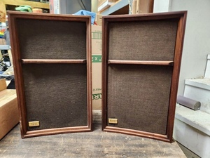 lot 282 image: Excellent Vintage WHARFEDALE Model W60D Achromatic Floor Speakers