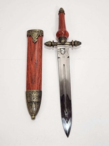 lot 299 image: Fancy Decorative Dagger wSheath