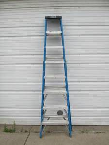 lot 337 image: Very Nice KELLER Model 678 Fiberglass 8 Ladder