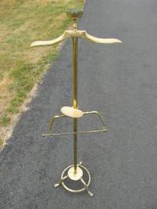 lot 351 image: Vintage Solid Brass Claw Foot Valet Stand