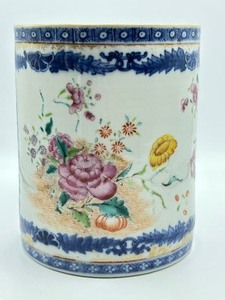 lot 24 image: Vintage Chinese Imari Porcelain Jug