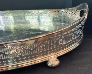 lot 57 image: Mappin & Webbs Silver Plated Serving Tray