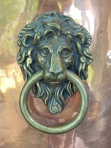 lot 77 image: Vintage Brass and Copper Claw Foot Planter with Lion Figurine Handles