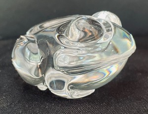 lot 81 image: Steuben Crystal Frog Figurine