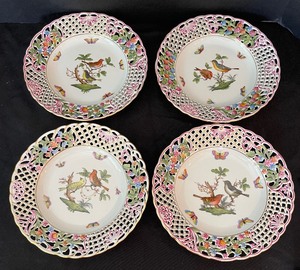 lot 83 image: Set of 8 Rothschild Bird Herend Hand Painted Pierced Plates