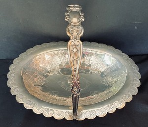 lot 91 image: Vintage Silver Plated Basket Bowl