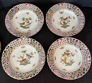 lot 95 image: Set of 7 Rothschild Bird Herend Hand Painted Pierced Plates
